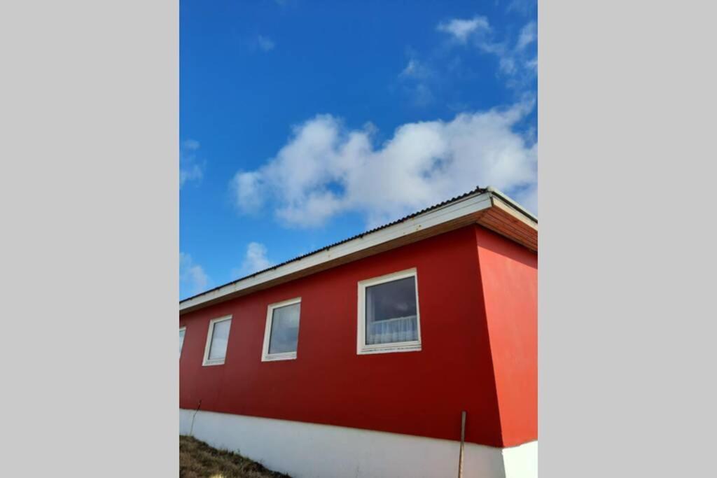 The Red House Near The Sea Apartment Njarthvik Bagian luar foto